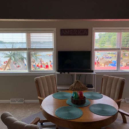 Tiki Beach Condo 1 Campbellsport Екстериор снимка